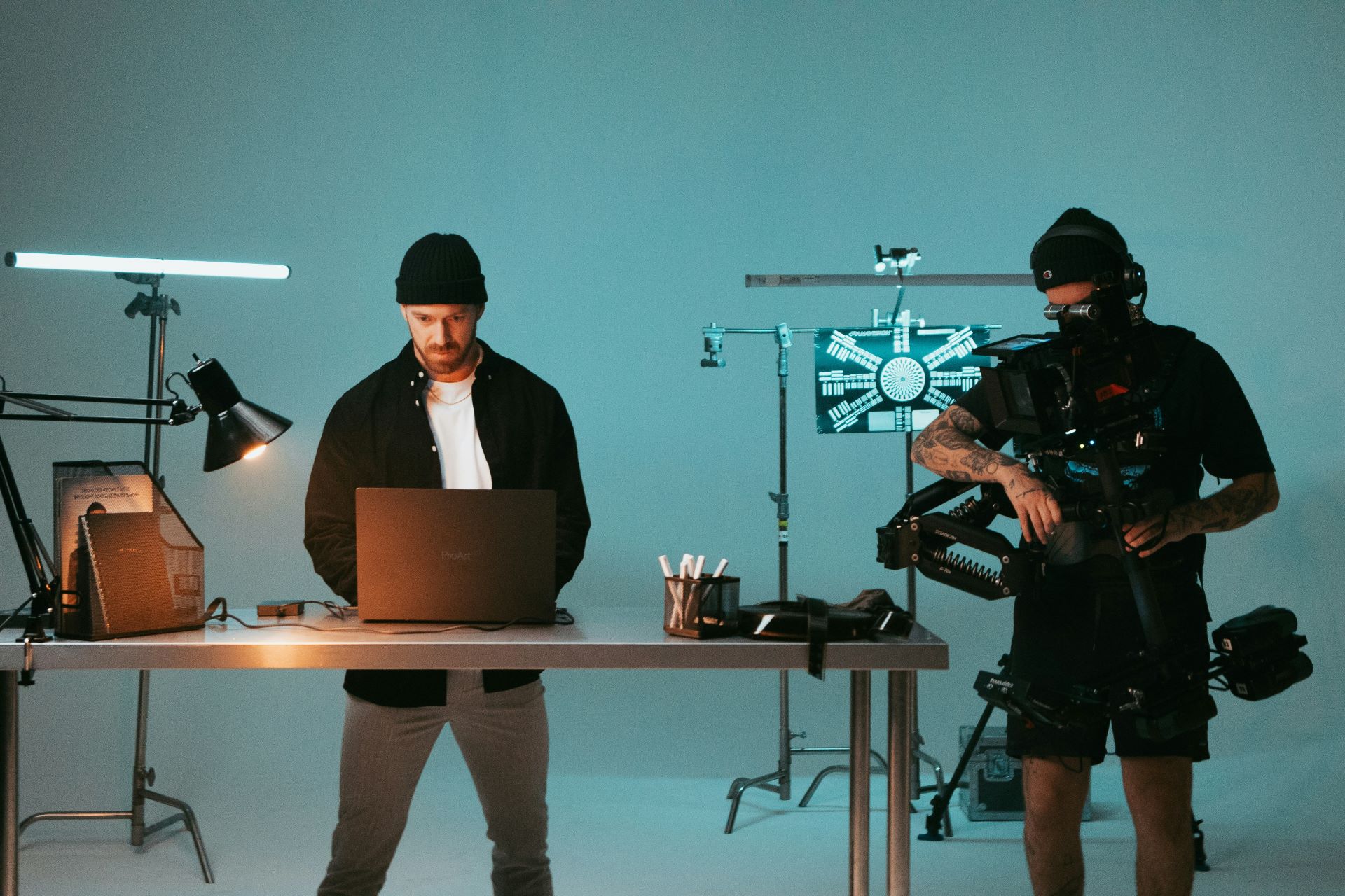 Virtual Reality In The Film Industry Directing And Producing In Immersive Storytelling Spaces 1